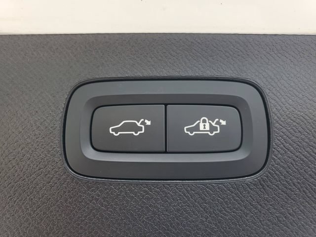 Certified 2025 Volvo XC90 B6 Plus AWD/4WD image 35
