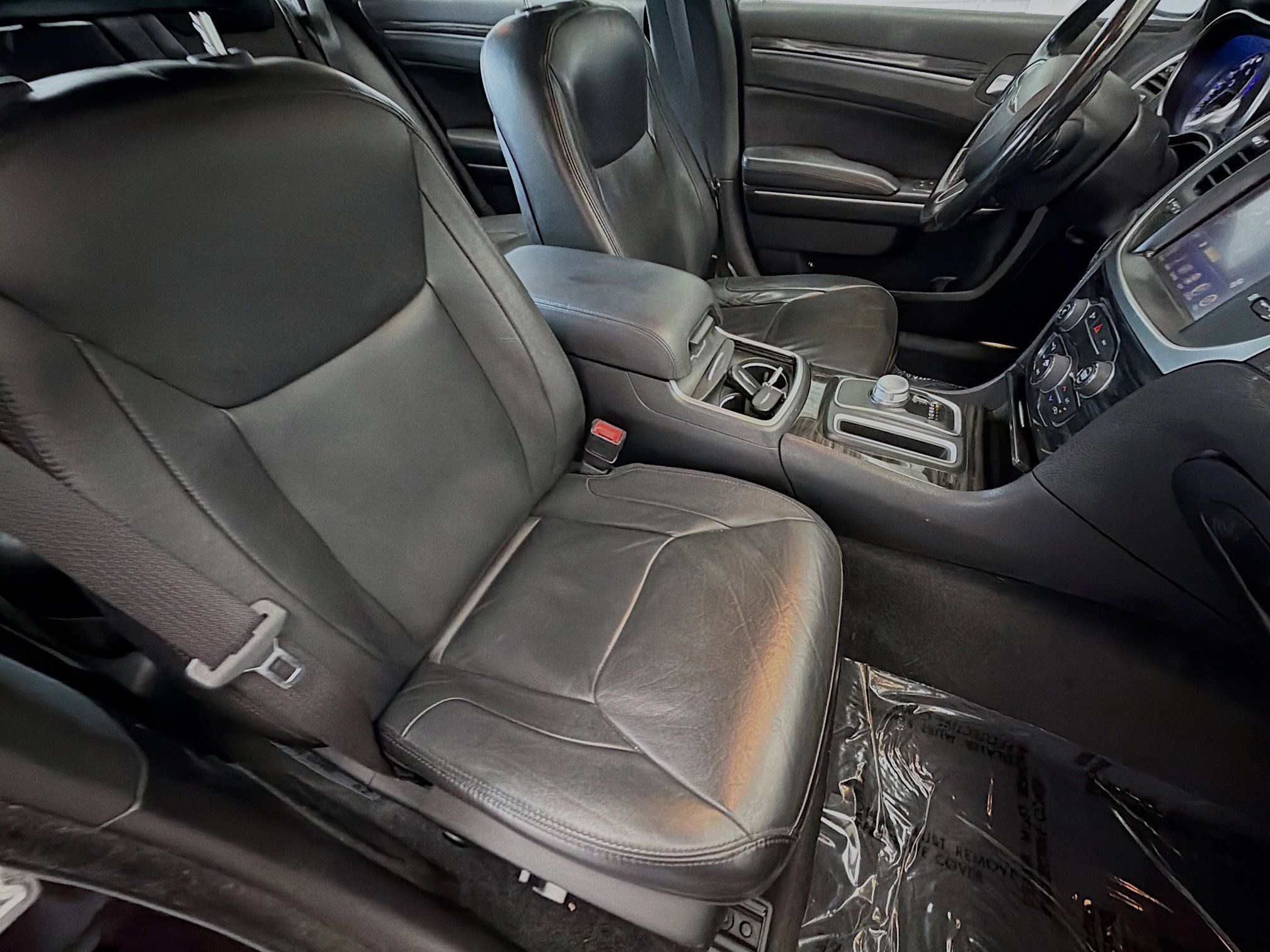 Used 2016 Chrysler 300 Limited image 15