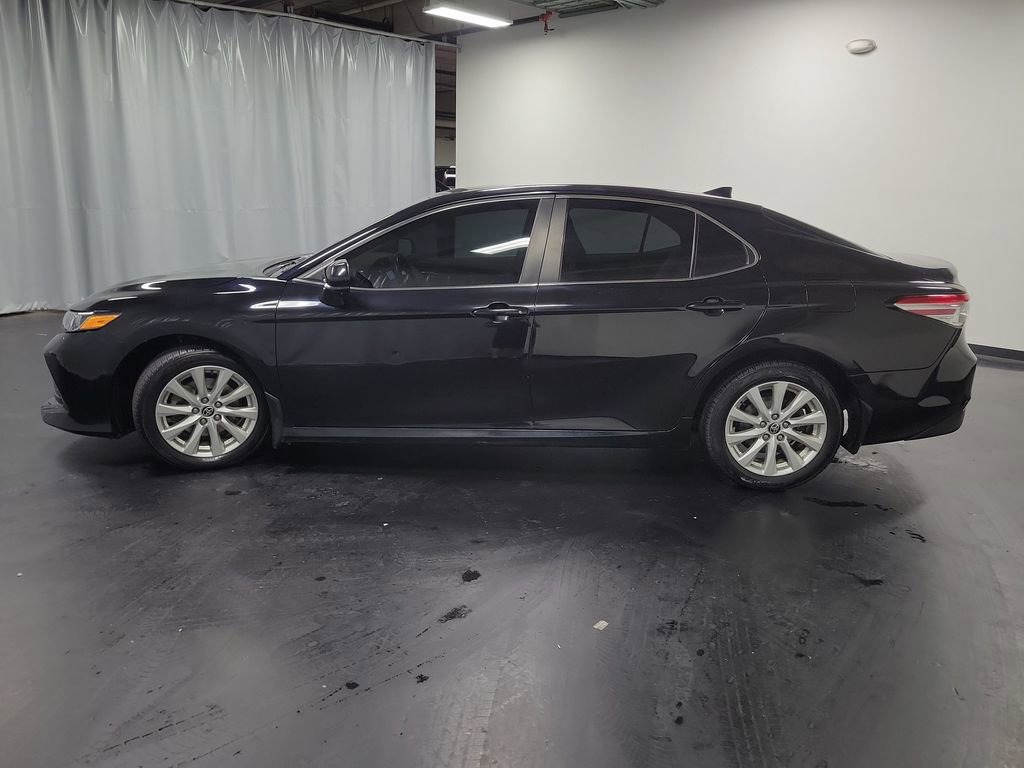 Used 2020 Toyota Camry LE AWD/4WD image 5
