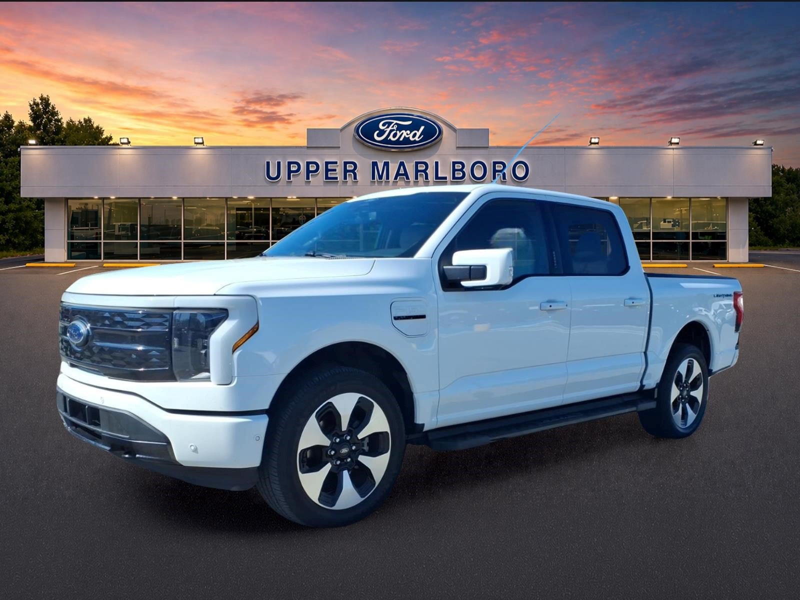 Used 2022 Ford F150 Lightning Platinum AWD/4WD image 4