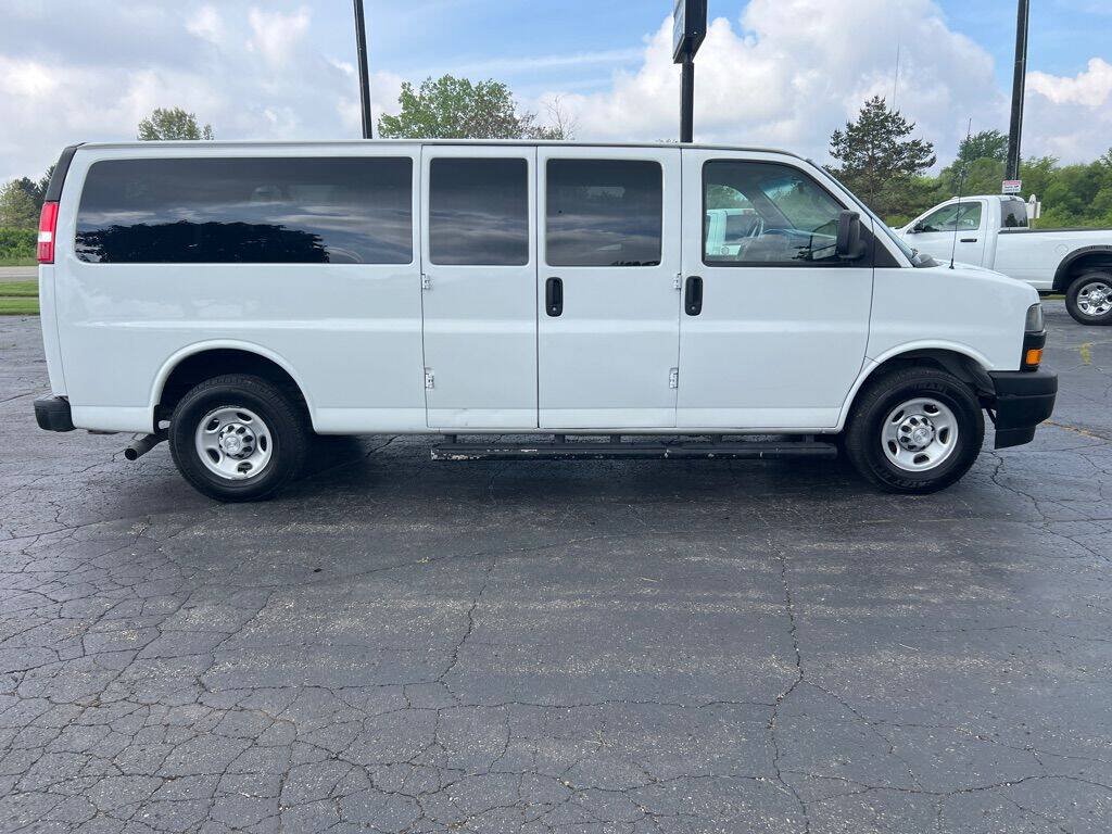 Used 2019 Chevrolet Express 3500 LS RWD image 8
