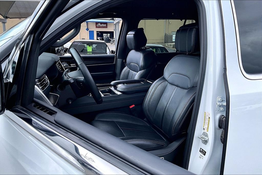 Used 2024 Jeep Grand Wagoneer L 4WD image 36