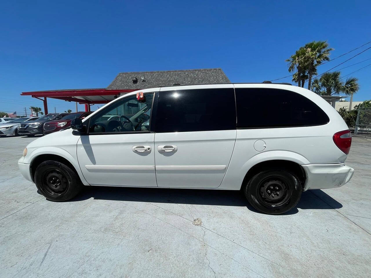 Used 2005 Chrysler Town & Country LX w/ Popular Equipment Group II FWD image 10