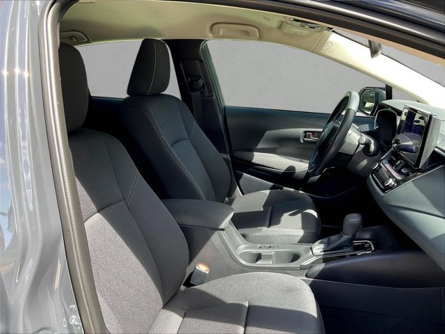 Used 2025 Toyota Corolla LE w/ Convenience Package FWD image 9