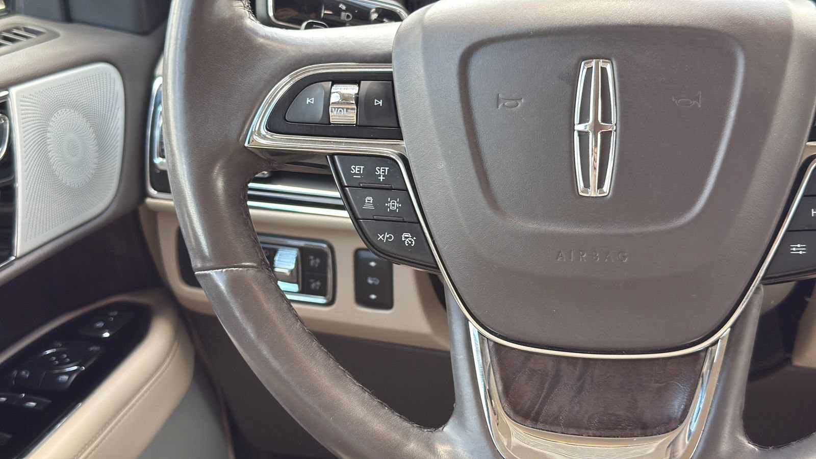 Used 2022 Lincoln Navigator L Reserve AWD/4WD image 16