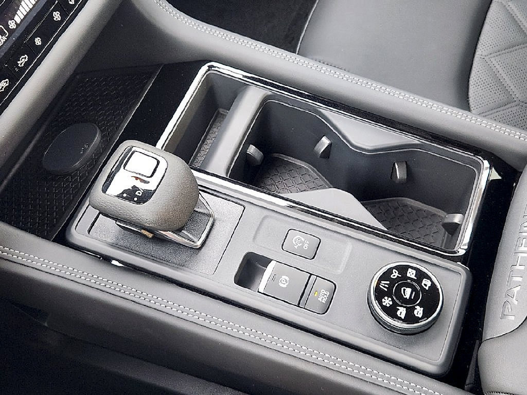 New 2026 Nissan Pathfinder Platinum AWD/4WD image 19