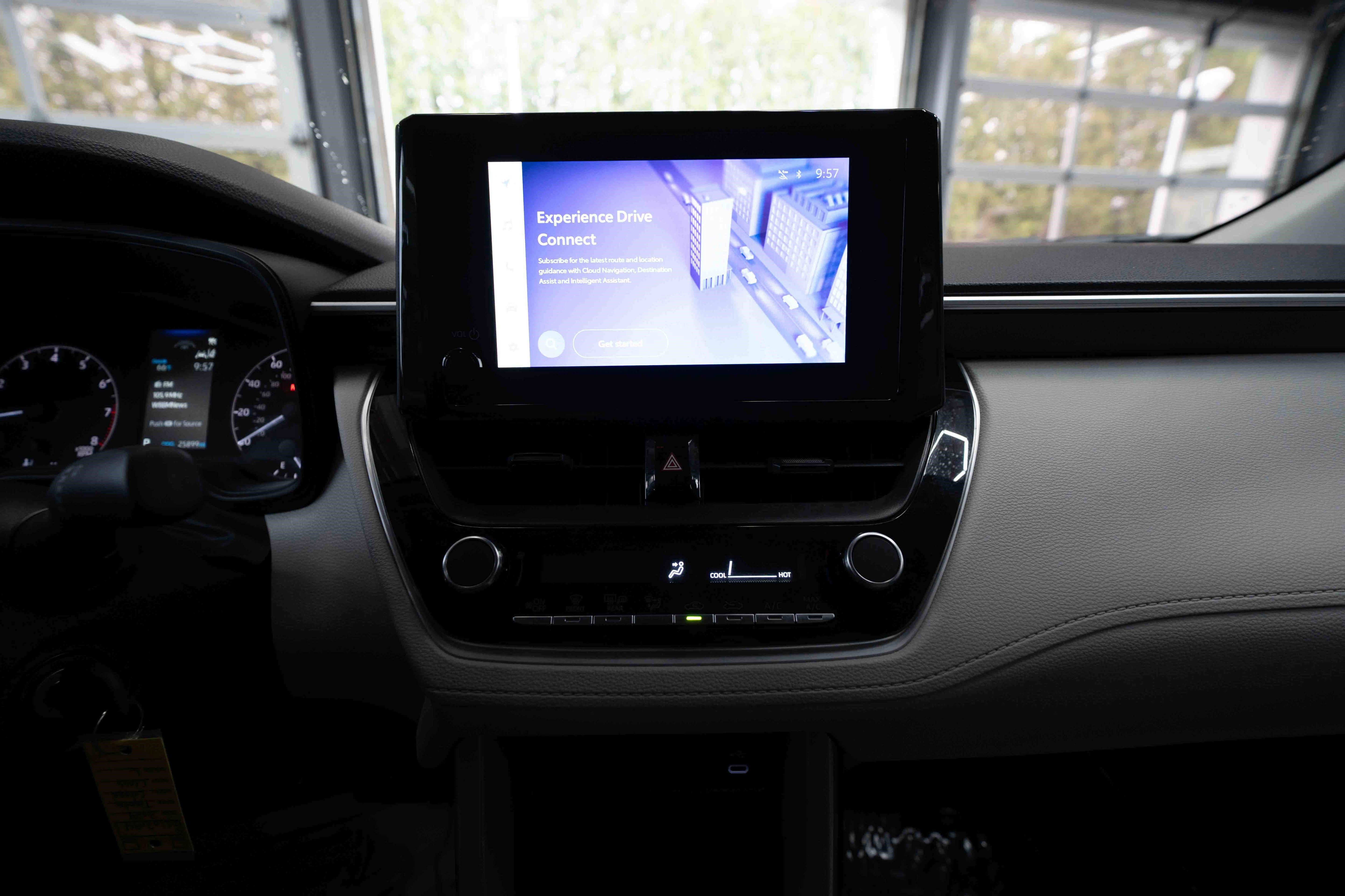 Used 2024 Toyota Corolla Cross L image 17