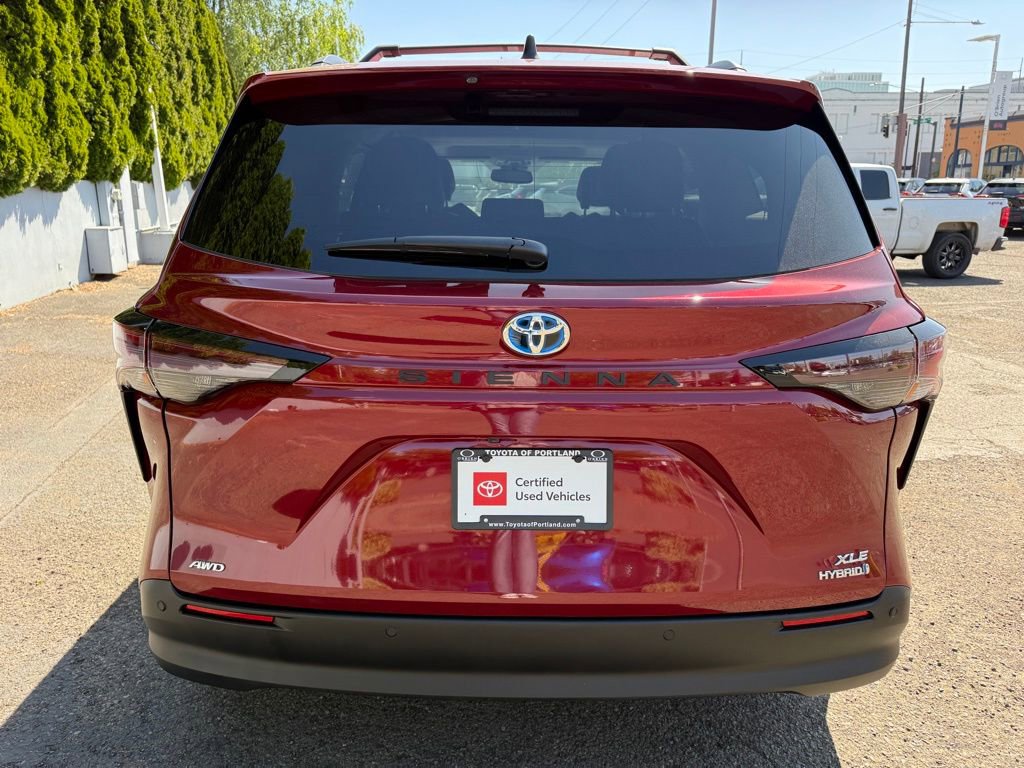Certified 2023 Toyota Sienna XLE AWD/4WD image 6