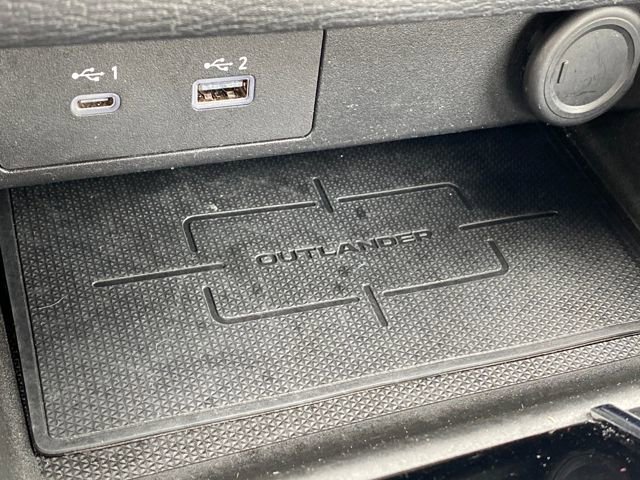 Used 2023 Mitsubishi Outlander SE image 31