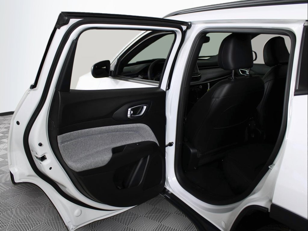New 2025 Jeep Compass Latitude AWD/4WD image 26