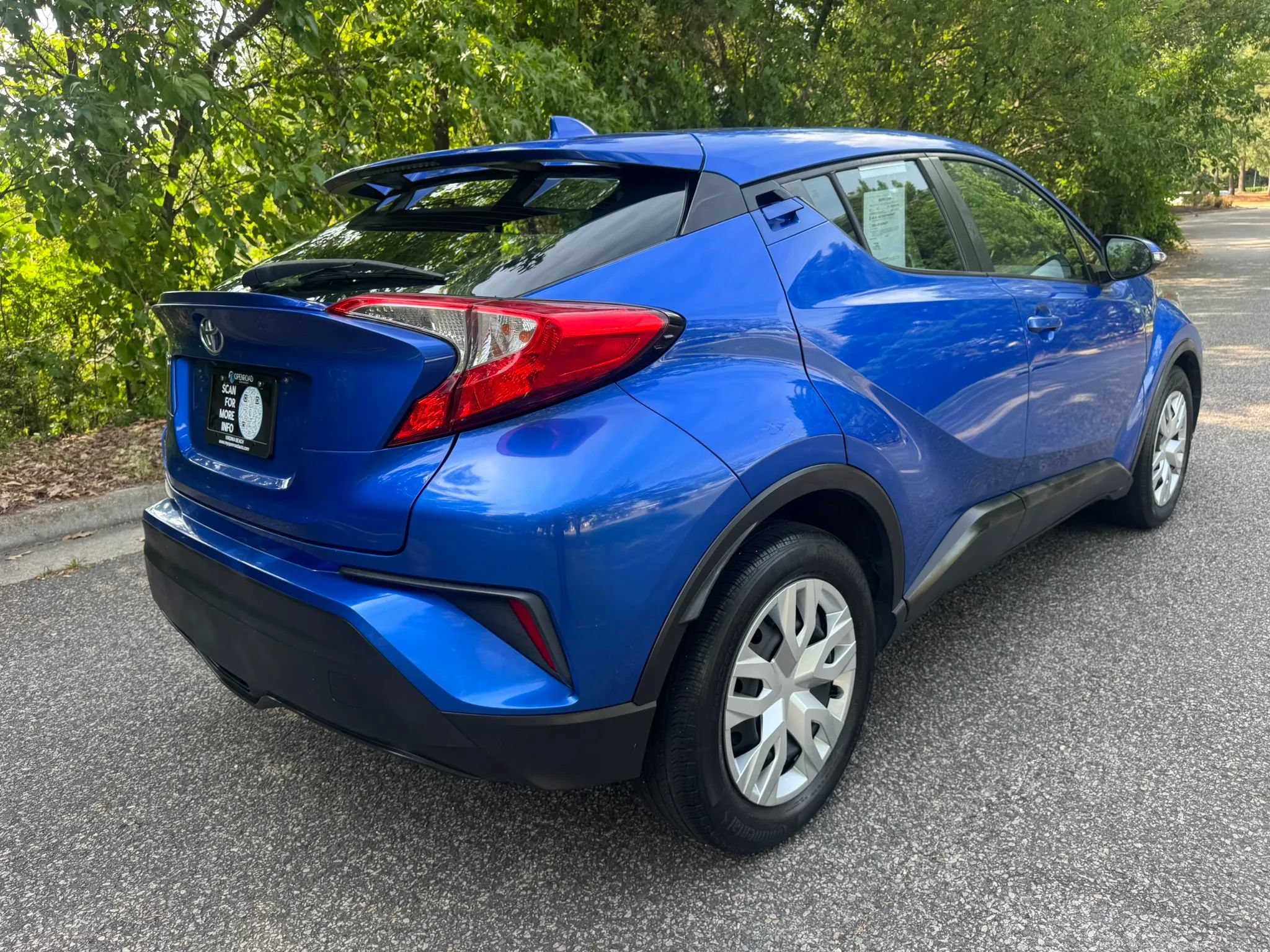 Used 2019 Toyota C-HR LE FWD image 5