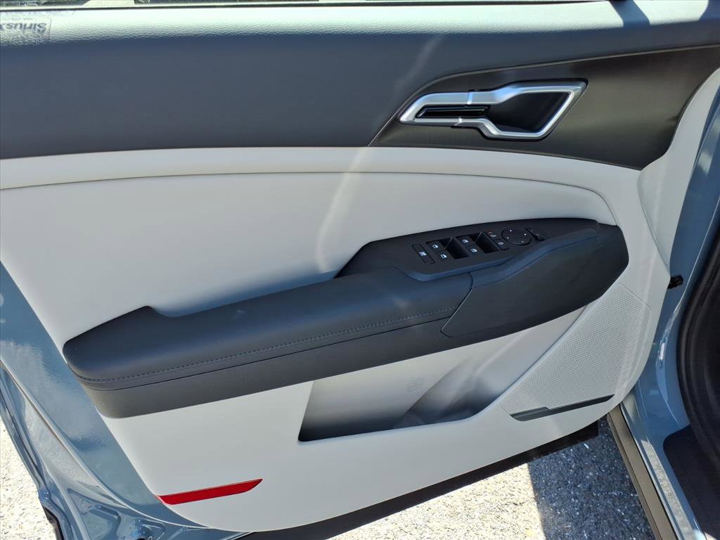 New 2026 Kia Sportage EX image 16