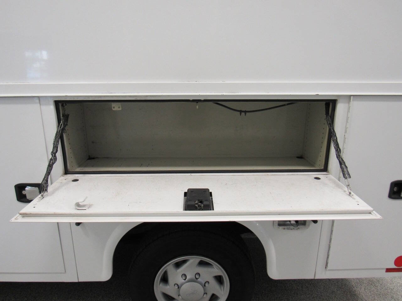 Used 2015 Ford E-350 and Econoline 350 Super Duty image 20