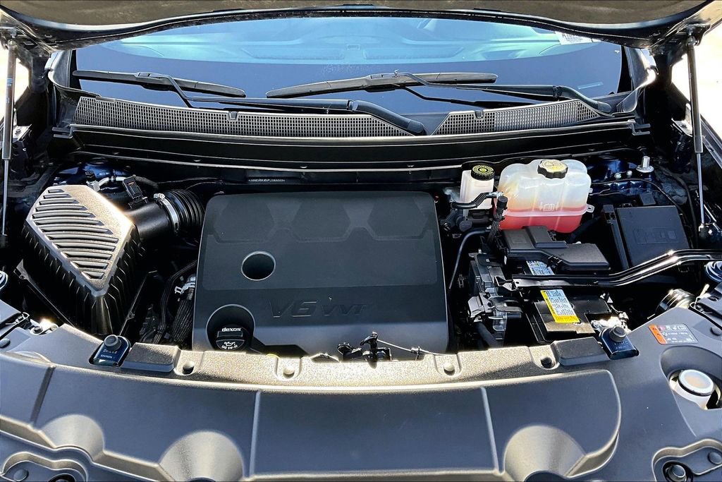 Used 2023 Chevrolet Traverse LT image 30