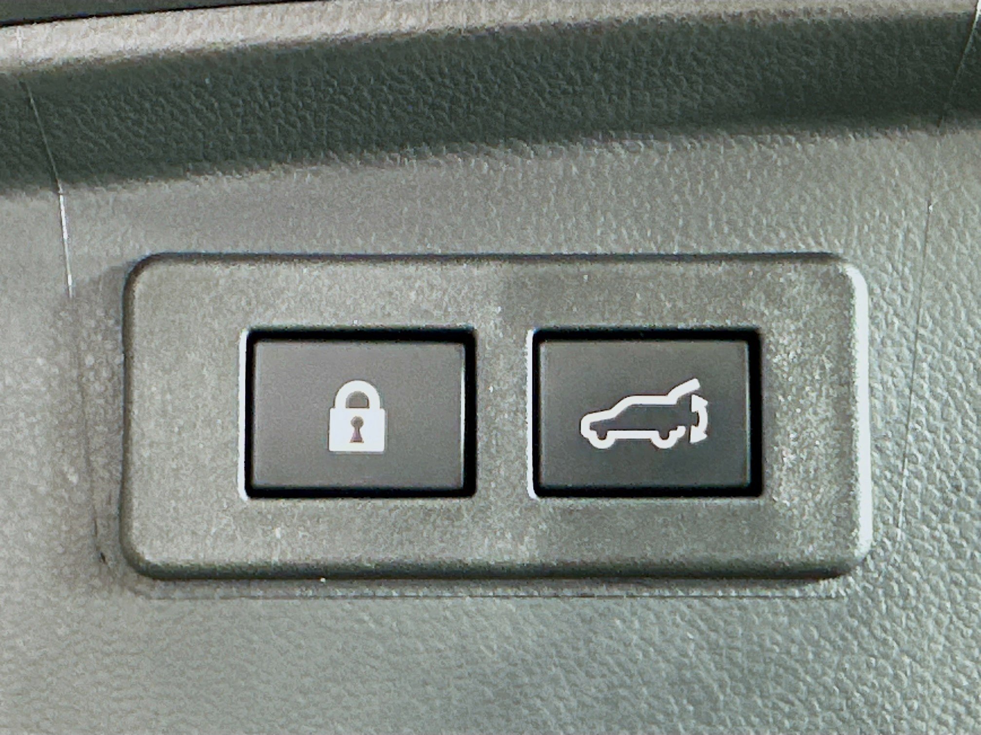 Used 2025 Subaru Outback Premium image 31