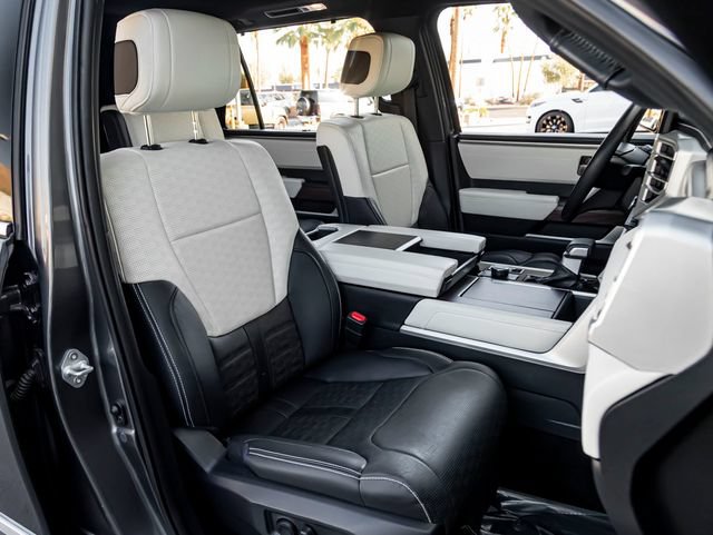 Used 2023 Toyota Sequoia Capstone AWD/4WD image 38