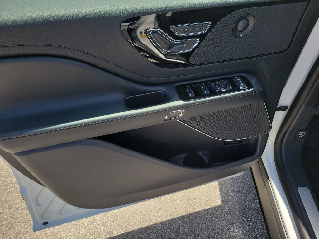 New 2026 Lincoln Aviator 2WD image 21