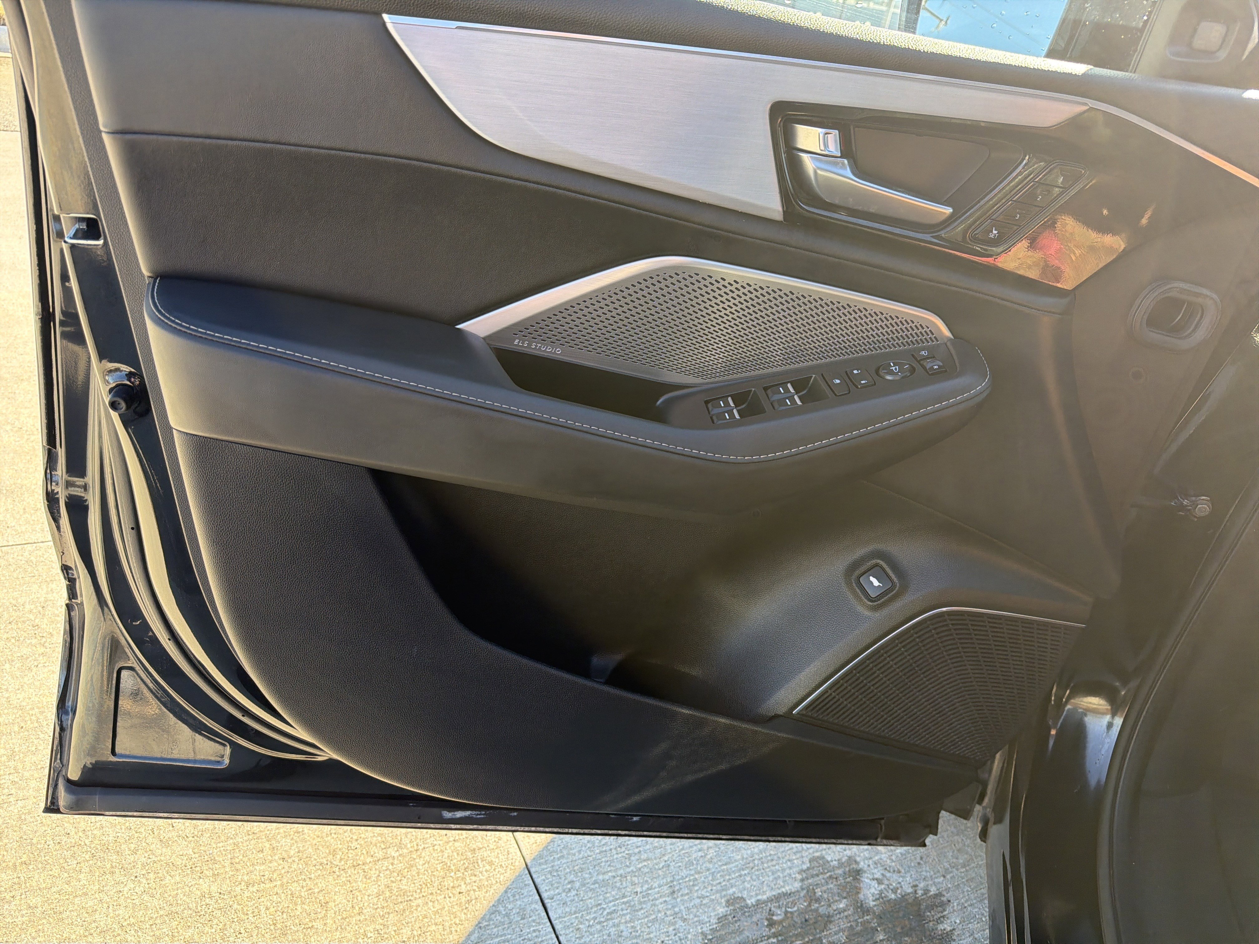 Certified 2023 Acura MDX SH-AWD w/ Technology Package image 14