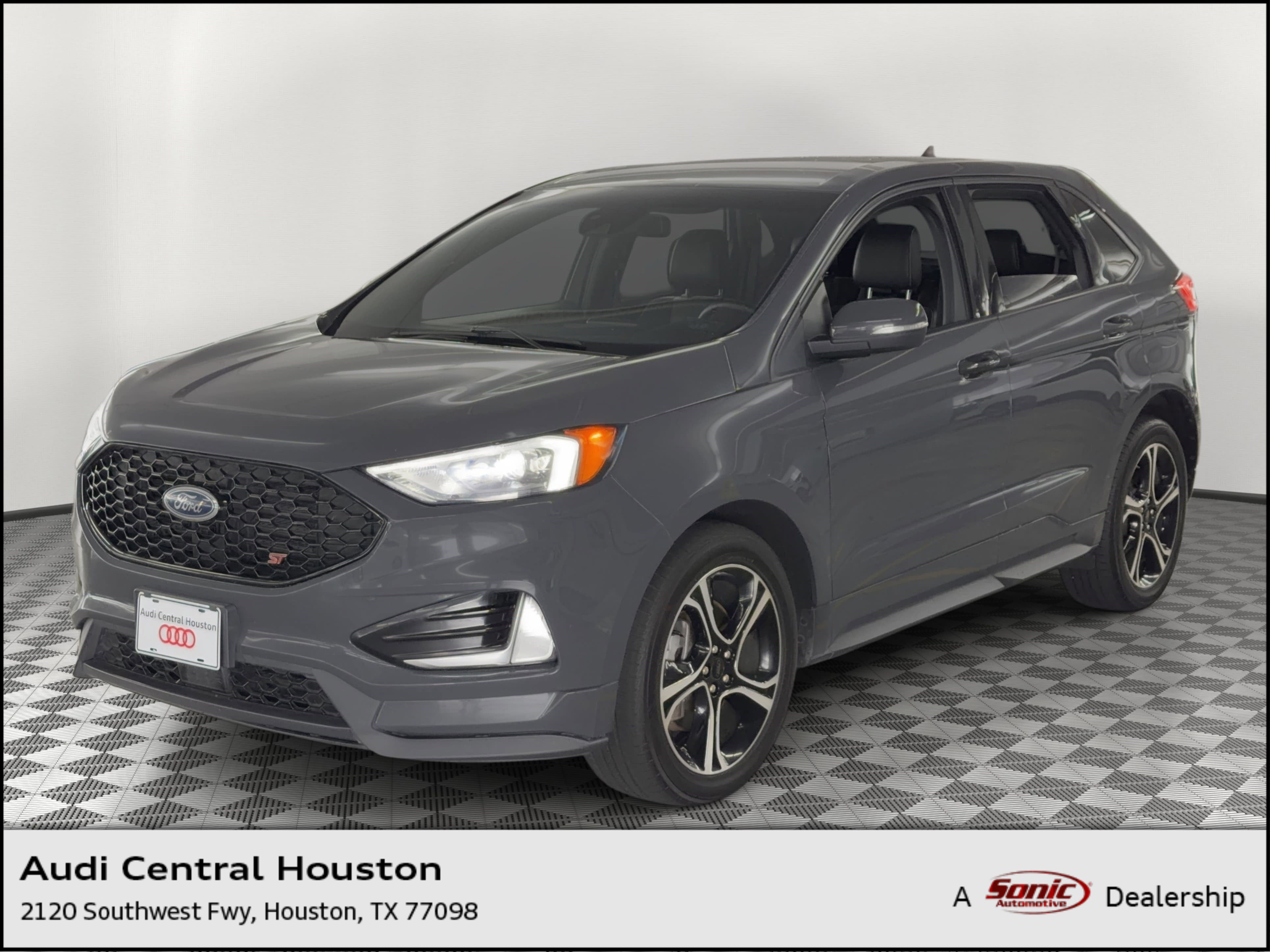 Used 2021 Ford Edge ST image 1