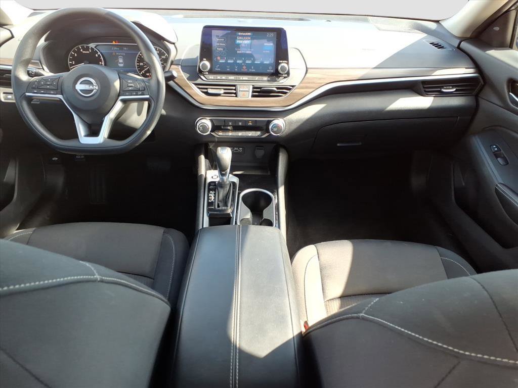 Used 2024 Nissan Altima 2.5 SV FWD image 8