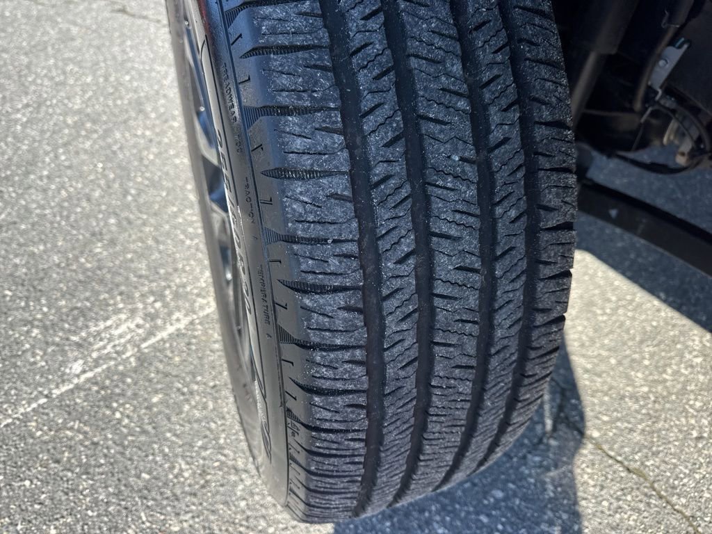 Used 2025 Jeep Wrangler Unlimited Sahara w/ Safety Group AWD/4WD image 31