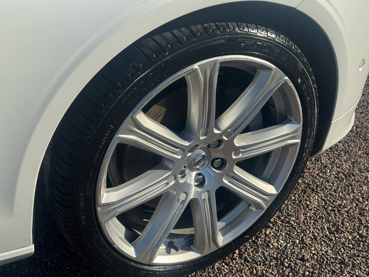 Used 2018 Volvo S90 T6 Inscription w/ Convenience Package image 16