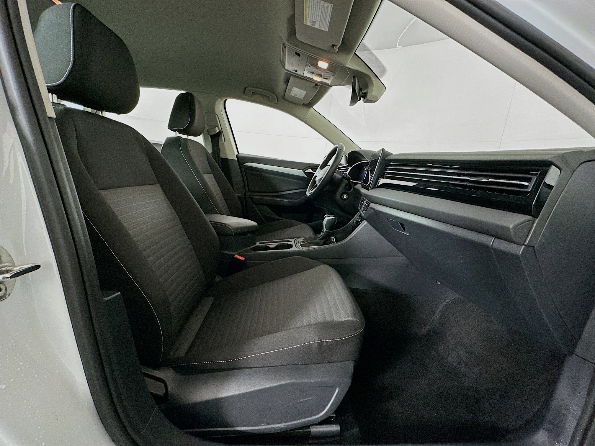 Used 2025 Volkswagen Jetta S image 29