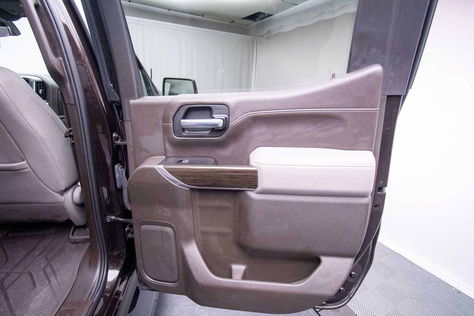 Used 2020 Chevrolet Silverado 1500 LT Trail Boss image 19