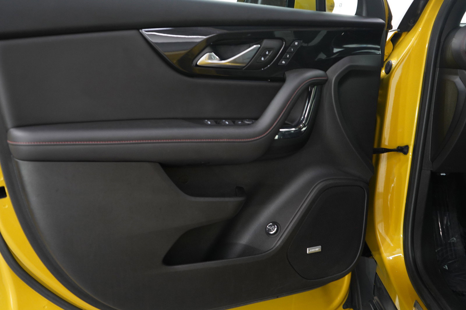 Used 2022 Chevrolet Blazer RS w/ Enhanced Convenience Package image 18