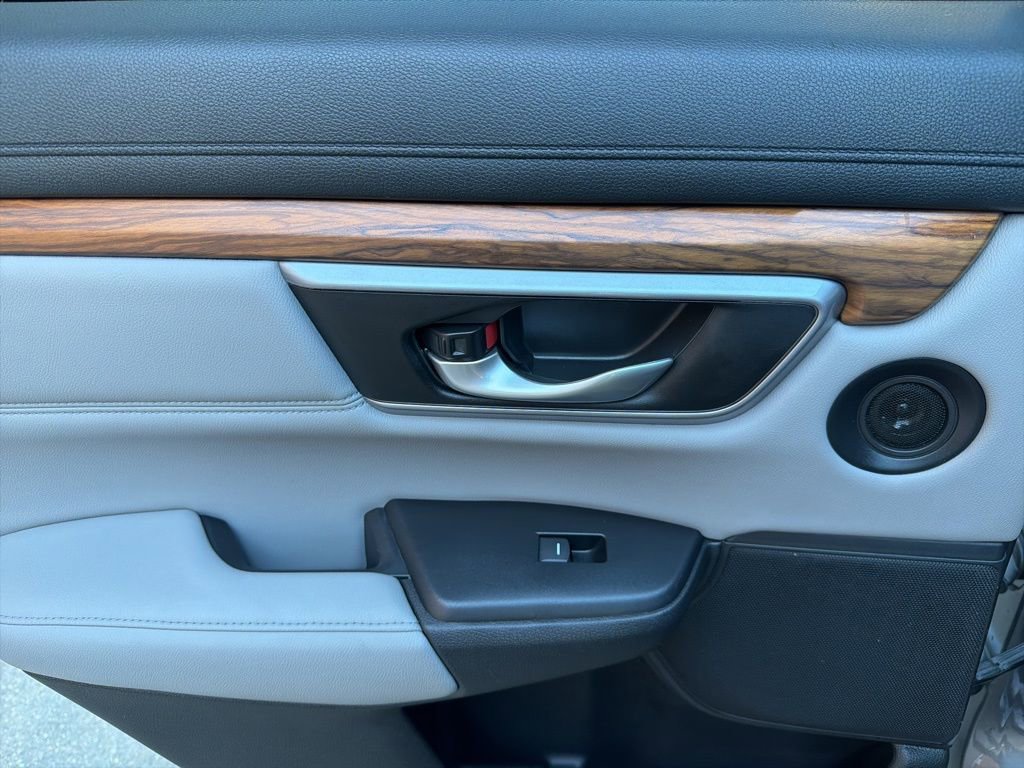 Used 2017 Honda CR-V Touring image 22