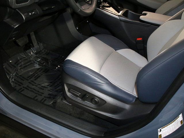 Used 2023 Subaru Solterra Limited image 26