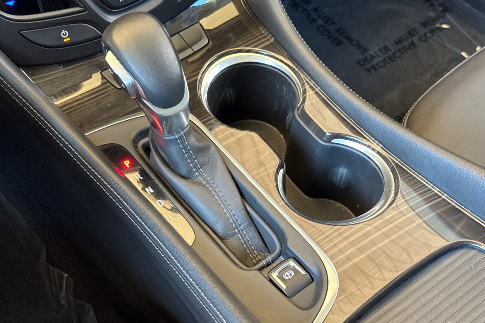 Certified 2020 Buick Envision Essence w/ LPO, Cargo Package FWD image 22
