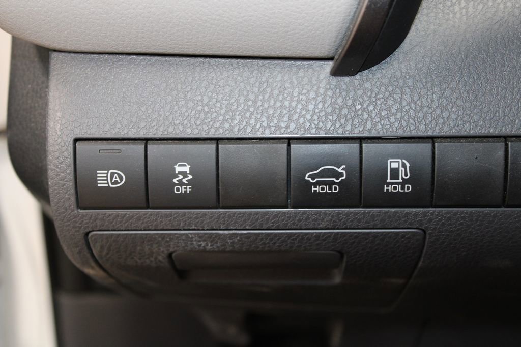 Used 2022 Toyota Camry SE FWD image 25