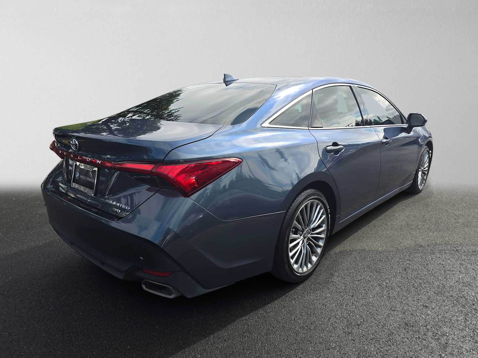 Used 2021 Toyota Avalon Limited w/ Advanced Safety Package AWD/4WD image 3