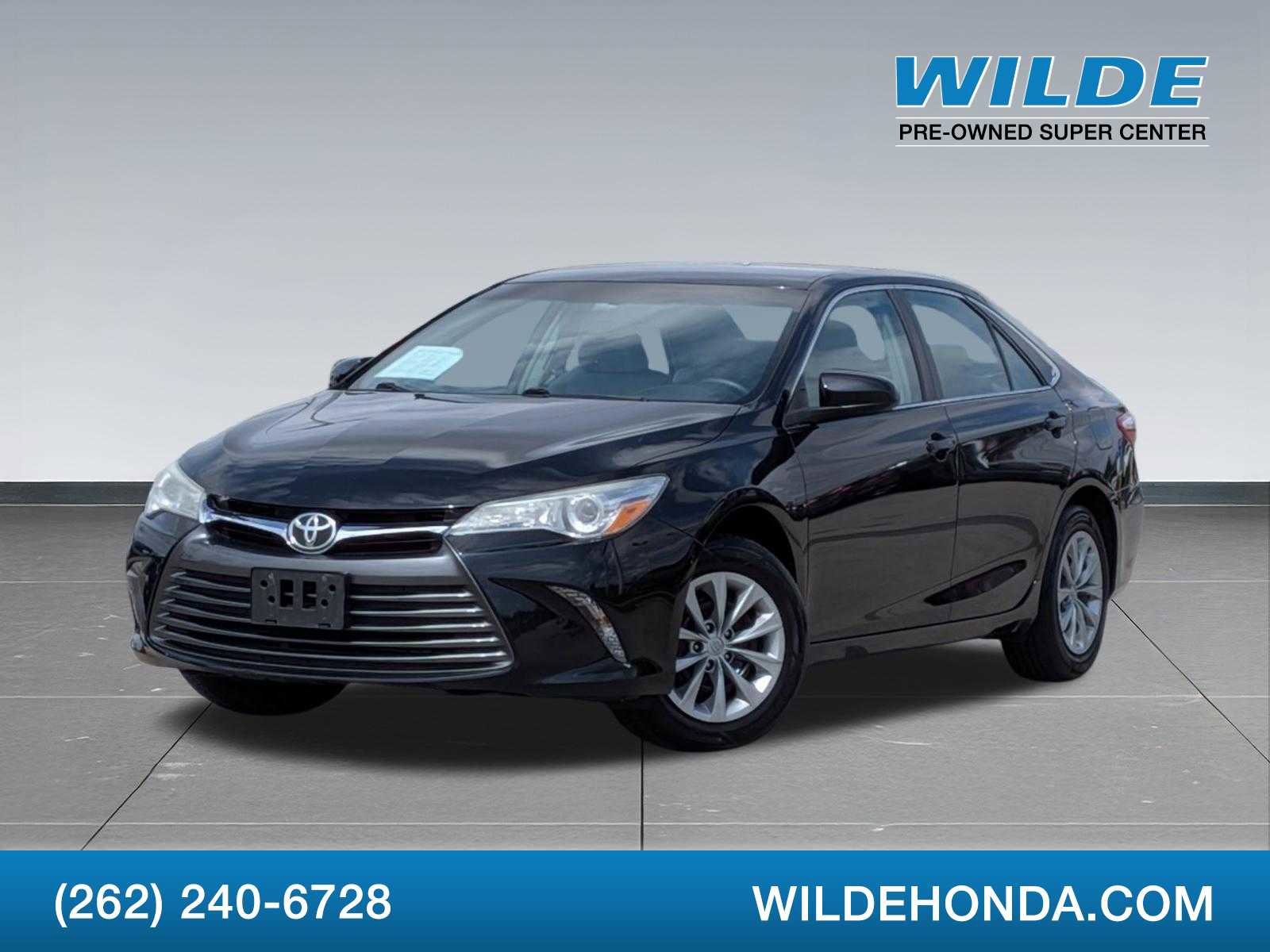 Used 2017 Toyota Camry LE FWD image 1