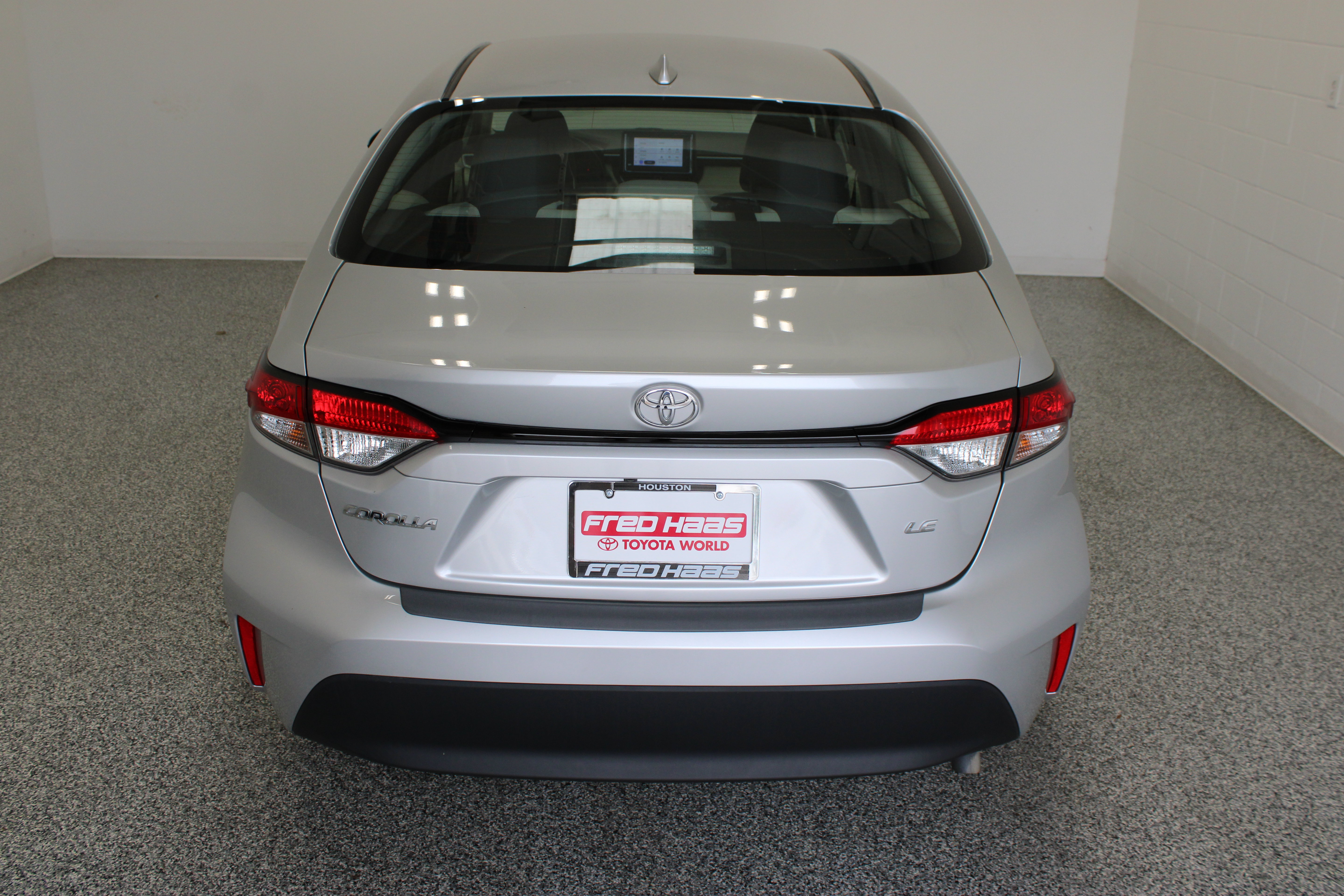 Used 2025 Toyota Corolla LE FWD image 8