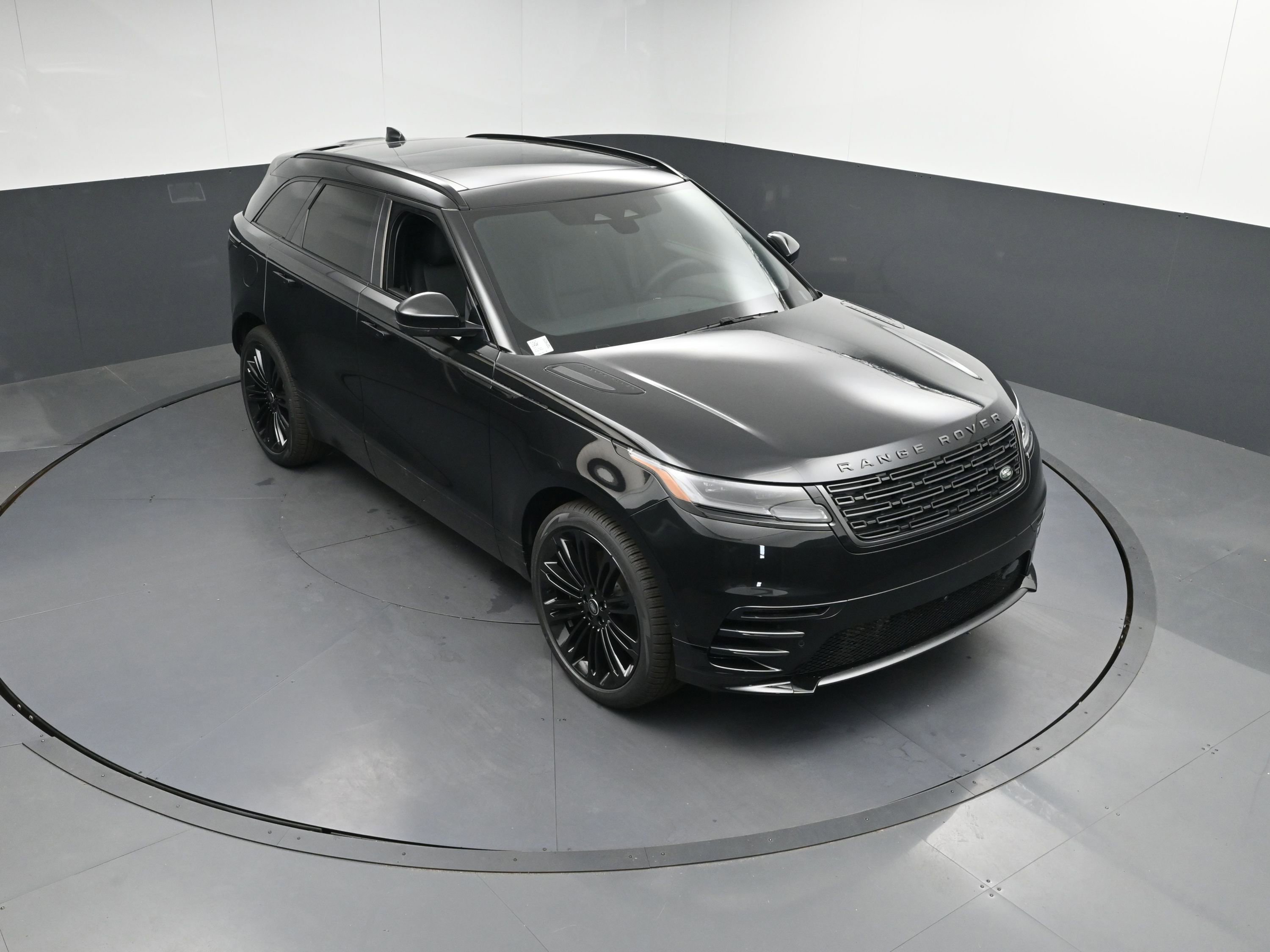 New 2026 Land Rover Range Rover Velar Dynamic SE image 35