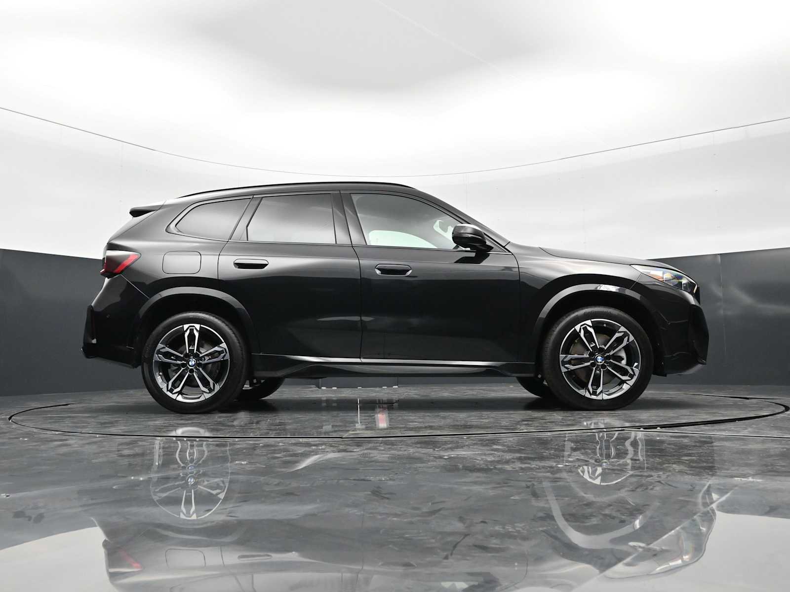 Used 2023 BMW X1 xDrive28i w/ M Sport Package image 27