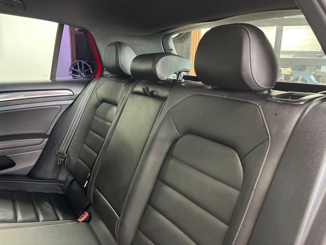 Used 2015 Volkswagen Golf R 4-Door AWD/4WD image 39