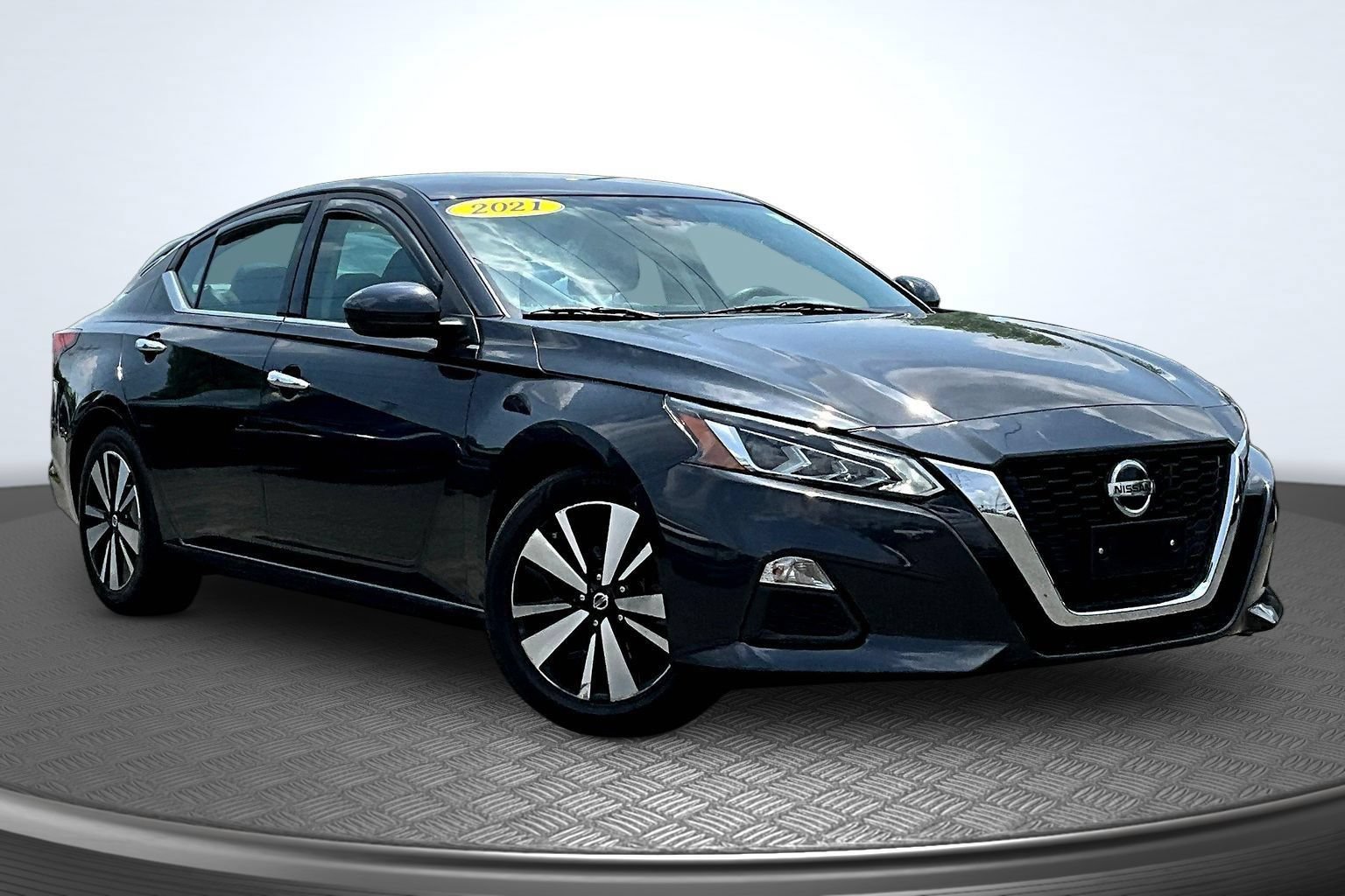 Used 2021 Nissan Altima 2.5 SV FWD image 3