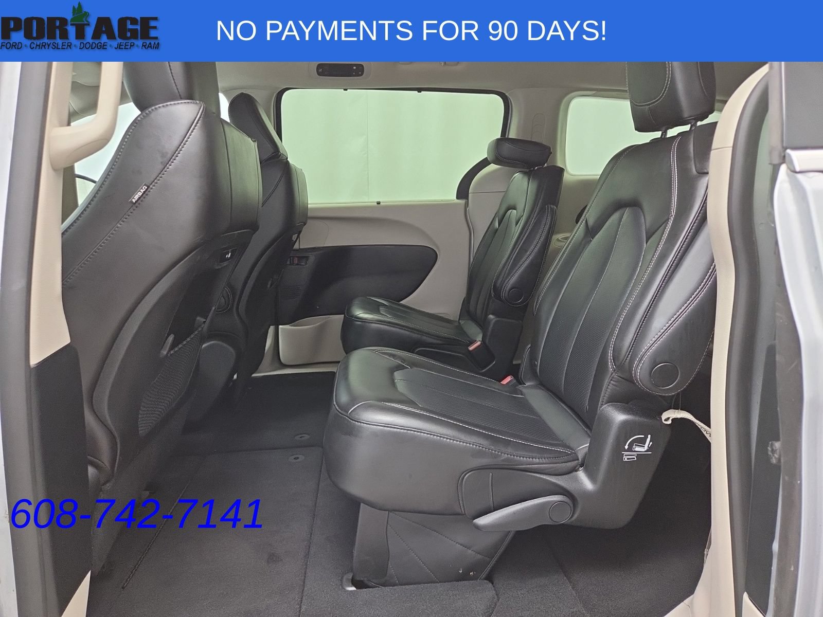 Used 2023 Chrysler Pacifica Touring-L FWD image 26