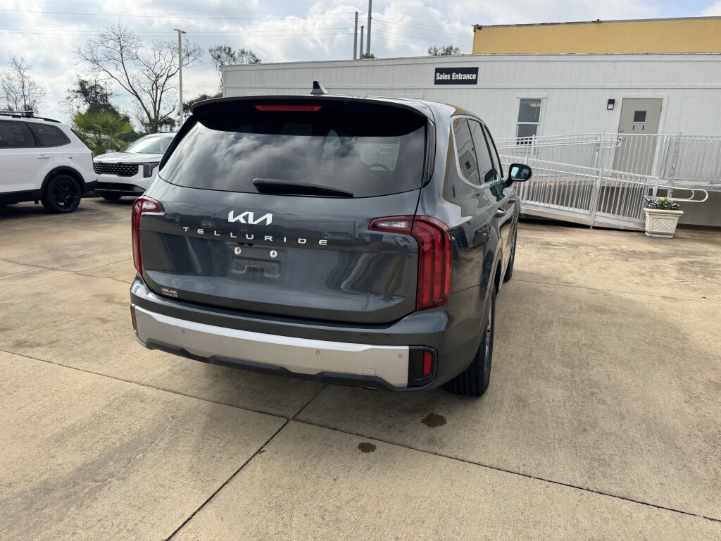 Used 2024 Kia Telluride LX image 18