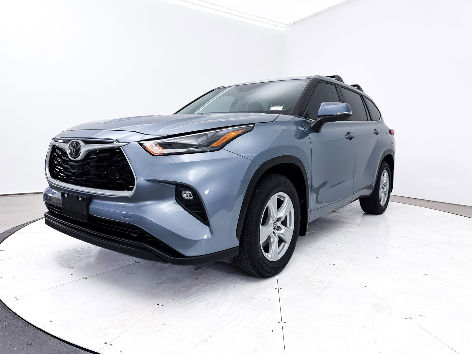 Used 2023 Toyota Highlander LE image 14