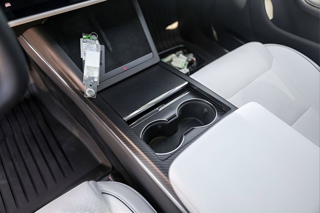 Used 2022 Tesla Model S Plaid image 16