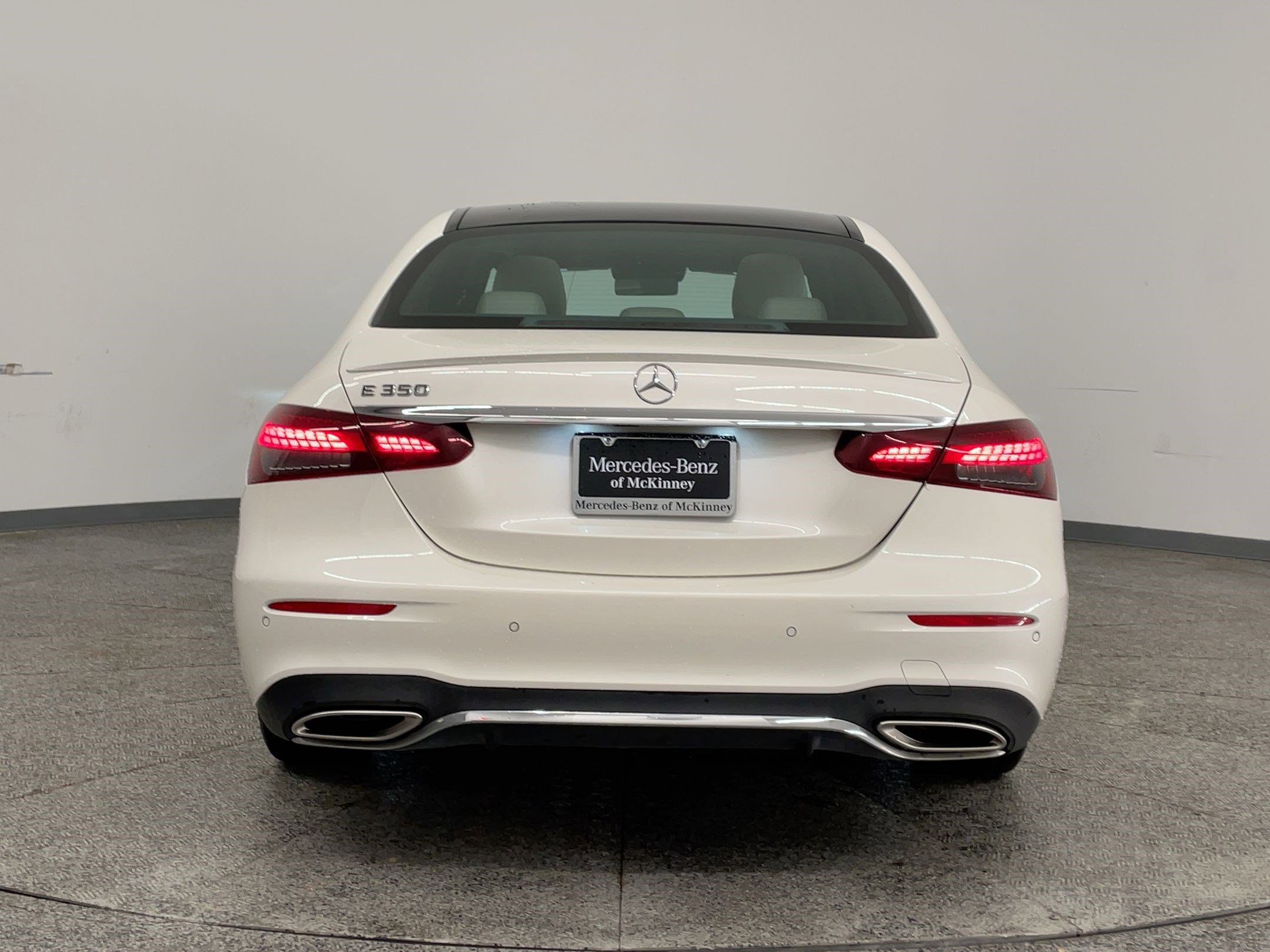 Used 2022 Mercedes-Benz E 350 Sedan image 10