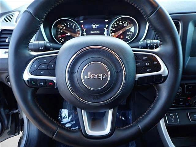 Used 2018 Jeep Compass Latitude w/ Popular Equipment Group FWD image 13