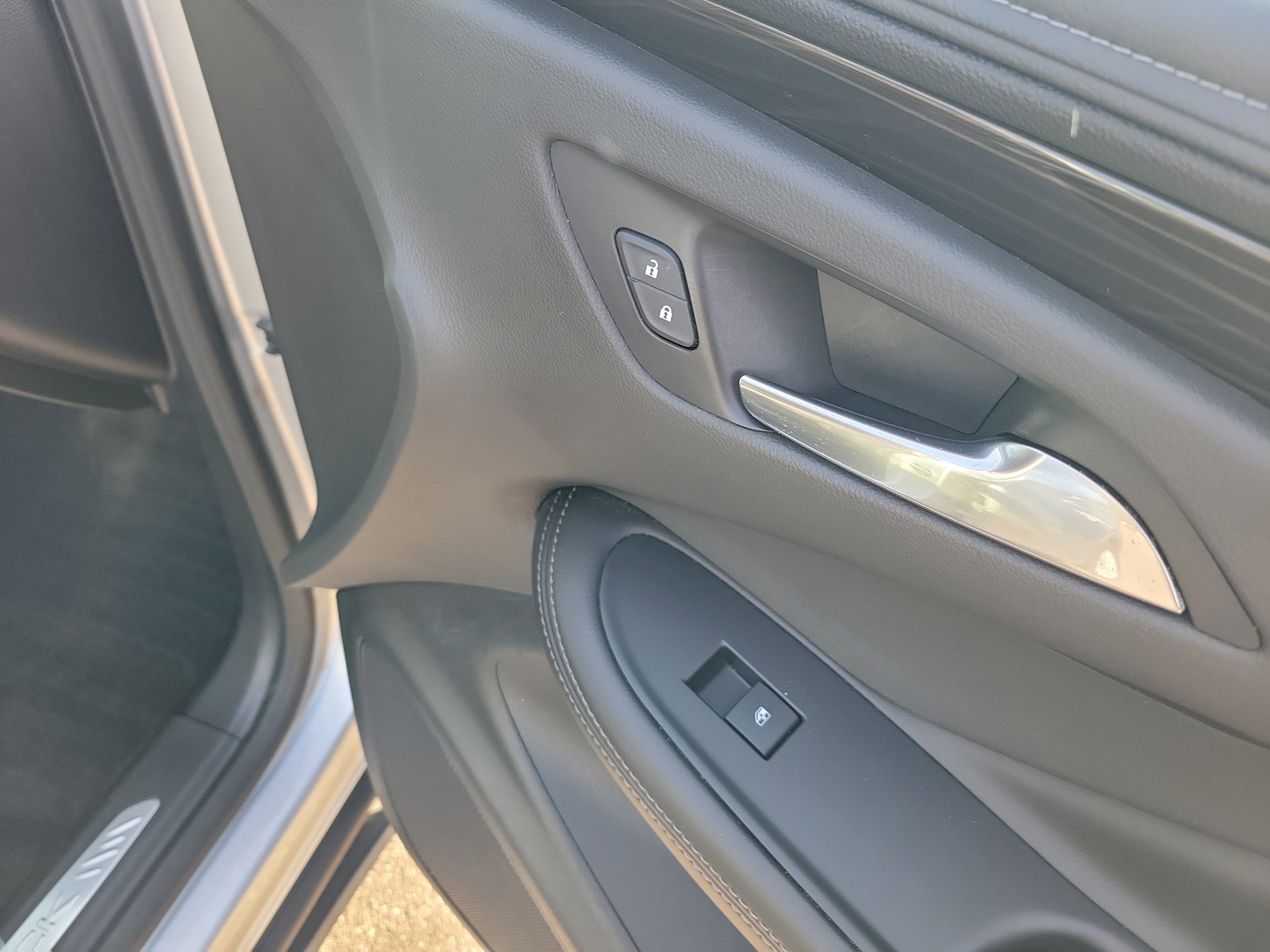 Used 2019 Buick Envision Essence image 10