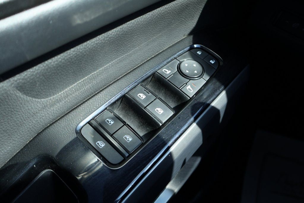 Used 2023 Nissan Pathfinder SL image 17