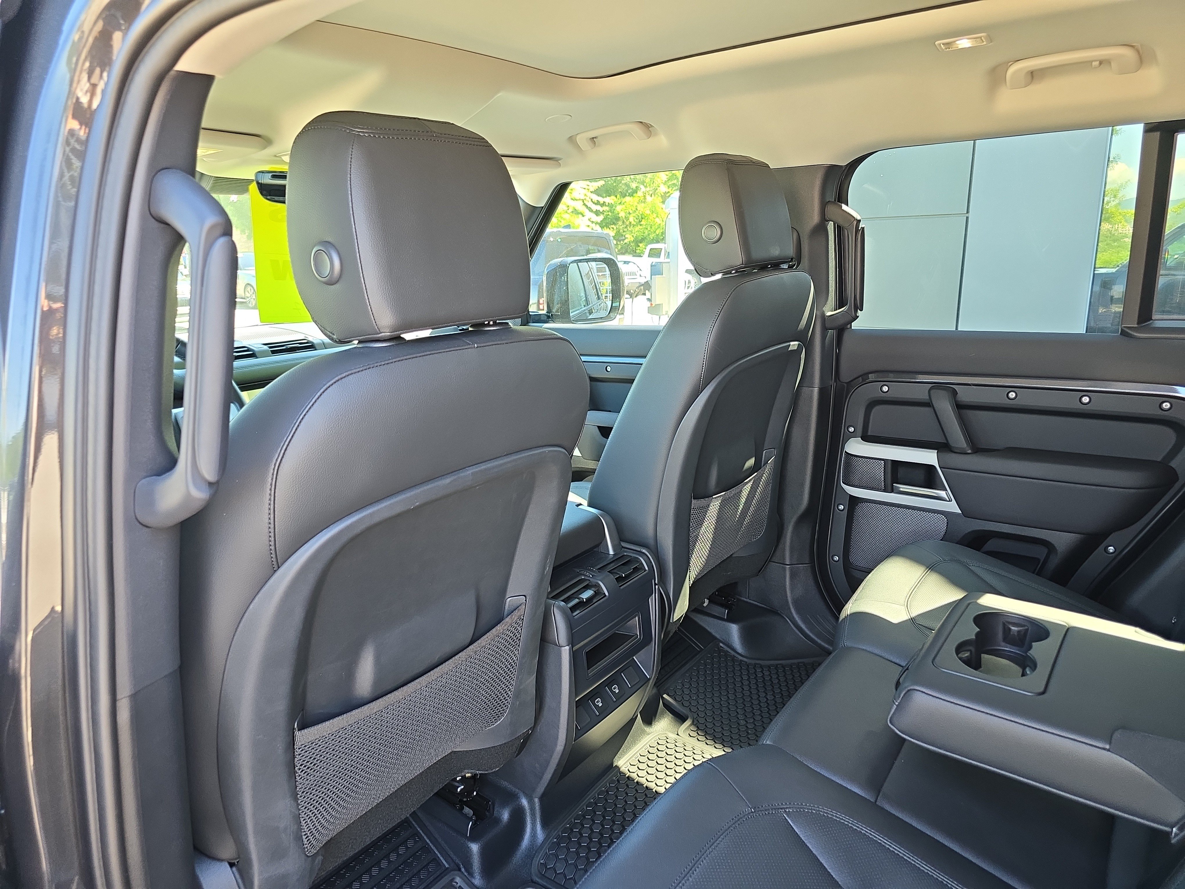Certified 2024 Land Rover Defender 110 SE AWD/4WD image 16