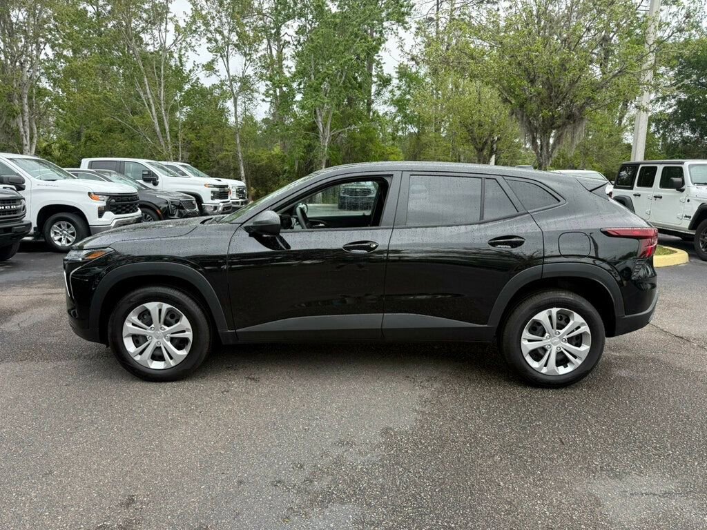 Used 2026 Chevrolet Trax LS image 2